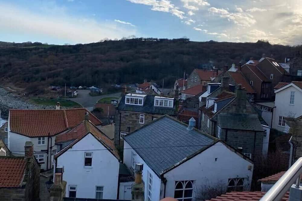 Top Gallant Holiday Cottage Runswick Bay with great beach and sea views in Runswick Bay, North York Moors National Park