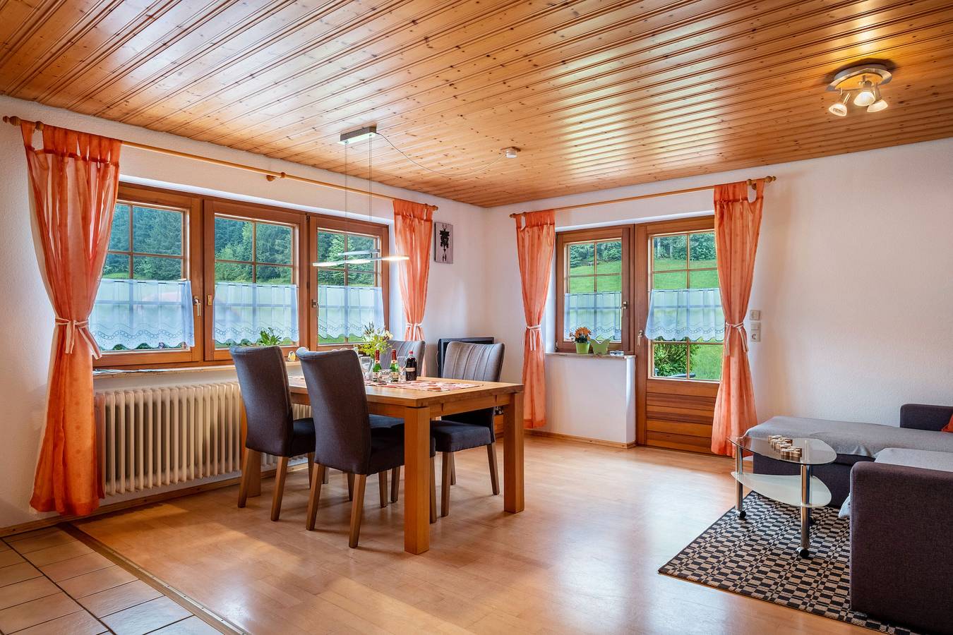 Ganze Wohnung, Ferienwohnung 'Rose' mit Bergblick, privater Terrasse und Wi-Fi in St. Märgen, Südschwarzwald