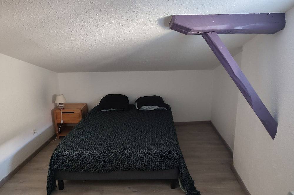 Entire apartment, A 20 min des Stations Appartement Très Paisible in Tarascon-sur-Ariège, Ariège