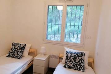 Gîte pour 4 personnes, avec jardin à Saint-Étienne-de-Gourgas