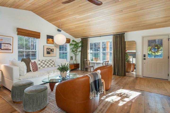 Vacation home for 6 people, with yard and balcony, with pets in North Carolina