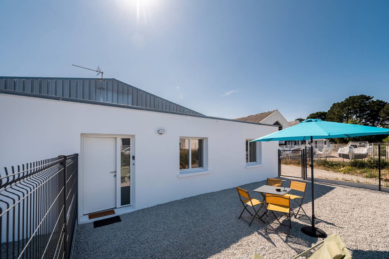 Ganze Wohnung, Appartement 'Tribord' mit privatem Garten und Wlan in Arzon, Côte des Mégalithes