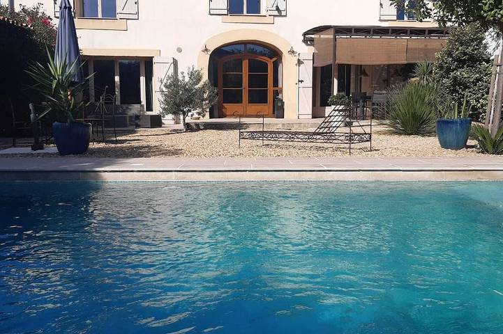Location de vacances pour 8 personnes, avec Terrasse et Jardin à Péret