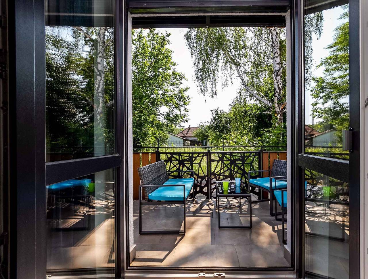 Ganze Ferienwohnung, Ferienwohnung Neue, modern eingerichtete Wohnung mit Klimaanlage, Waschmaschine, Geschirrspüler, Wlan  in Balatonmariafürdö, Plattensee Südufer