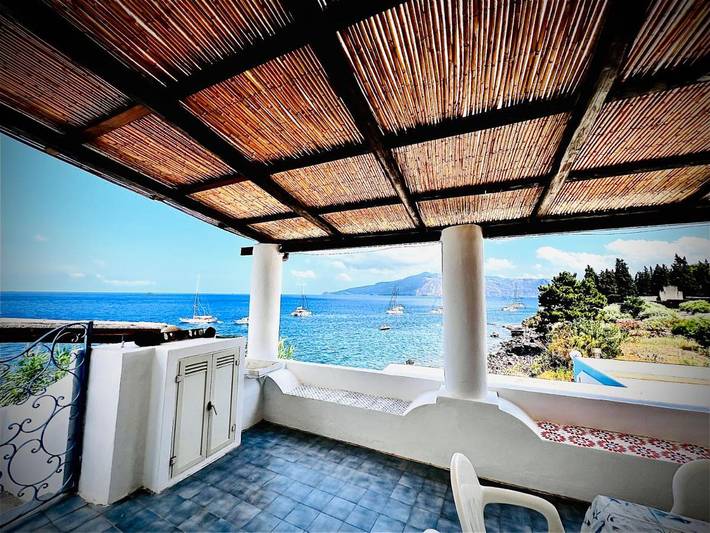 Location de vacances pour 4 personnes, avec terrasse et vue à Santa Marina Salina - 3