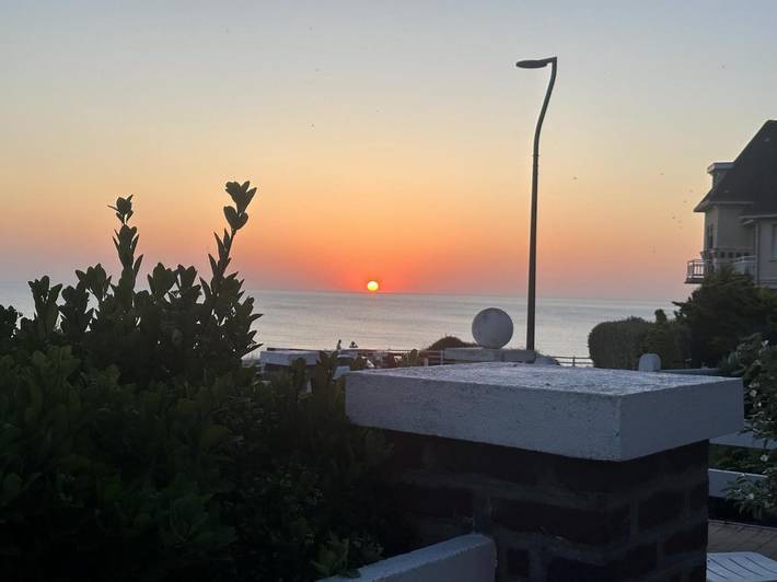 Villa pour 8 personnes, avec Balcon et Terrasse ainsi que Jardin et Vue