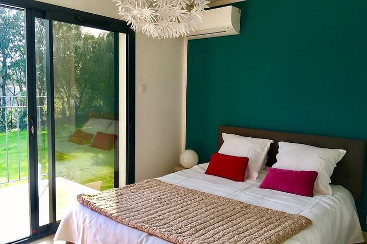 Jolie Villa Neuve Climatisée Avec Piscine Chauffee Dans La Campagne D Uzes in Uzès, Région de Nîmes