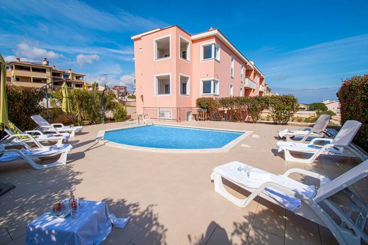 Ferienwohnung für 4 Personen, mit Pool und Balkon in Premantura - 2