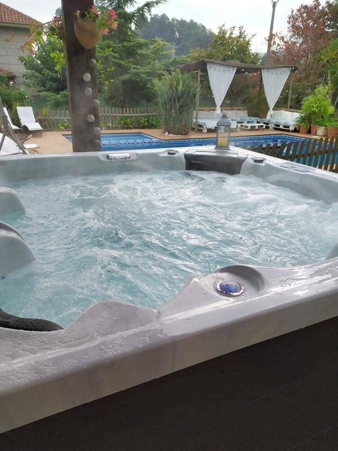 Apartamento para 6 personas, con piscina además de jardín y jacuzzi en Tui