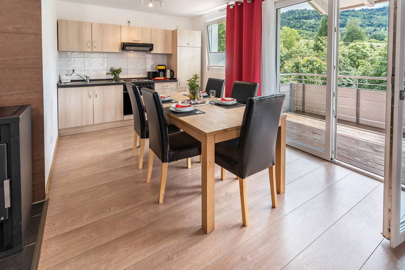 Appartement entier, Appartement 'Teufelsmühlblick' avec vue sur les montagnes, balcon et Wi-Fi in Loffenau, Forêt Noire du Nord