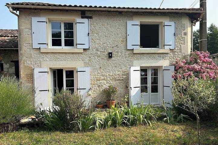 Location de vacances pour 4 personnes, animaux acceptés dans Baignes