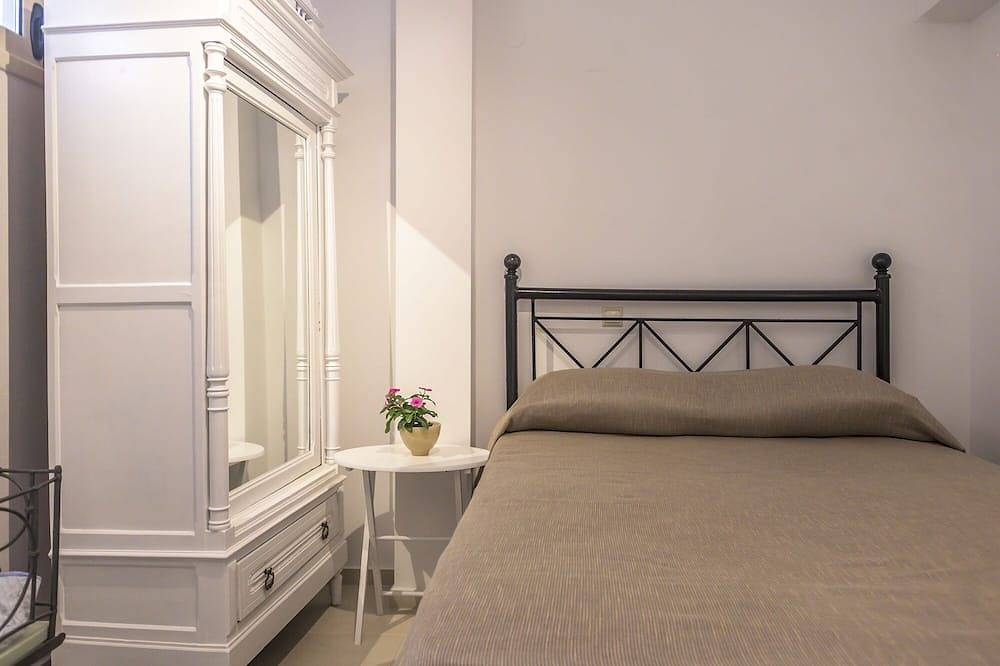 Villa Fioraki, 5 bdrooms, 356 sqm with private pool and complete privacy in Poulades, Korfu