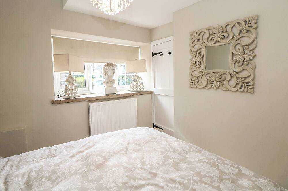 Lake Side Cottage, pet friendly, with a garden in Wakefield in Wakefield, Westliches Yorkshire