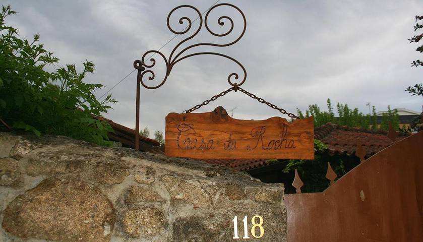 Location de vacances pour 8 personnes, avec vue ainsi que piscine et jardin dans Amares - 3