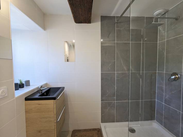 Gemütliches Ferienhaus in renoviertem Gebäude aus dem 11. Jh. in der Nähe des Pnr de Brenne in Douadic, Le Blanc und Umgebung