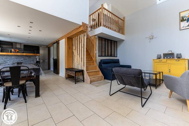 Gîte pour 8 personnes, avec jardin à La Tour-d'Auvergne - 3