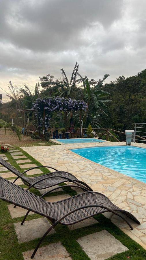 Casas e apartamentos de temporada para 13 pessoas, com vista e piscina infantil e ainda piscina and terraço, com animais de estimação em Piracaia