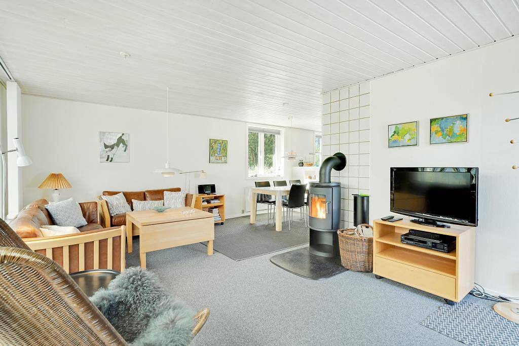 Kleines Sommerhaus in attraktiver Lage mit Wintergarten in Blavand, Varde