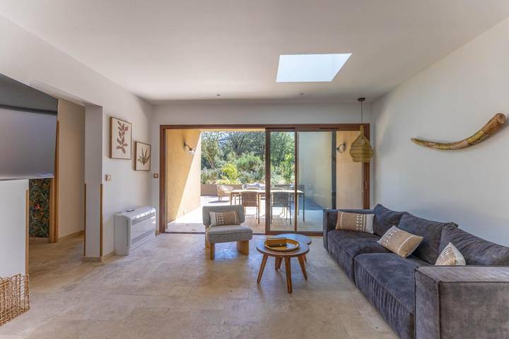Gîte pour 4 personnes, avec Terrasse ainsi que Jardin et Vue dans Pigna - 3