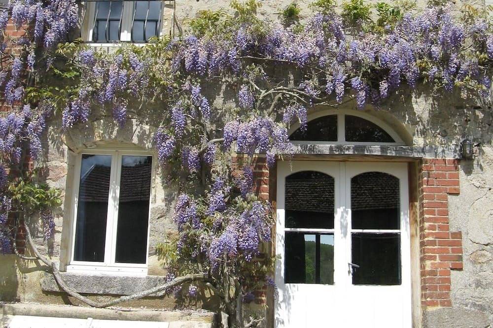 La Grange-two bedrooms in Saint-Vaury, Région de Guéret