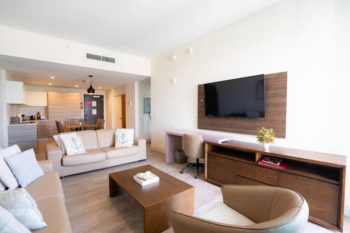 Apartamento para 2 personas, con terraza y vistas además de piscina y piscina para niños, Se admiten mascotas en Hollywood (Florida)