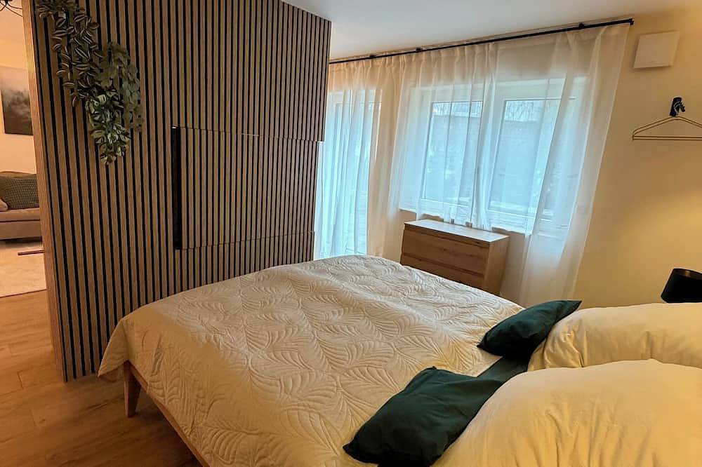 Ganze Wohnung, Moderne Erdgeschoss-Wohnung mit Garten - ideal für Kur & Klinik in Bad Krozingen, Südschwarzwald