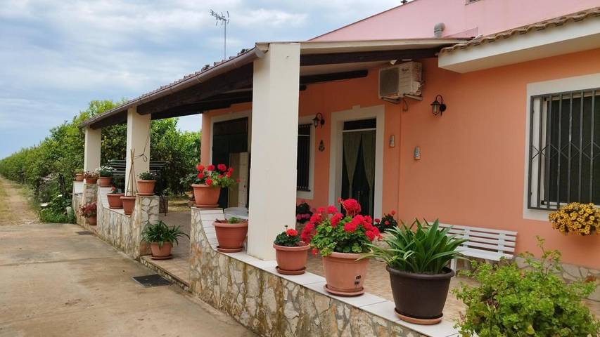 Agriturismo per 6 persone, con giardino in Siracusa e dintorni