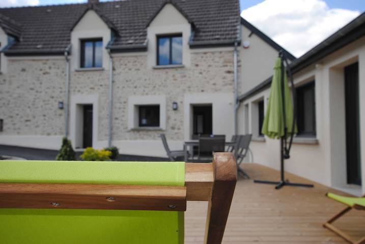 Gîte pour 10 personnes, avec Terrasse et Jardin à Nesle-le-Repons
