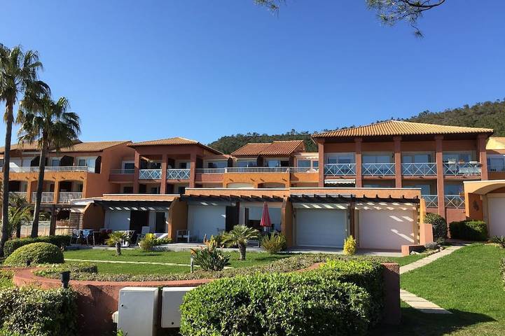 Ganze Wohnung, F2 wunderschöner, klimatisierter Meerblick in theoule sur mer alpes maritimes in Théoule-sur-Mer, Massif de l'Esterel