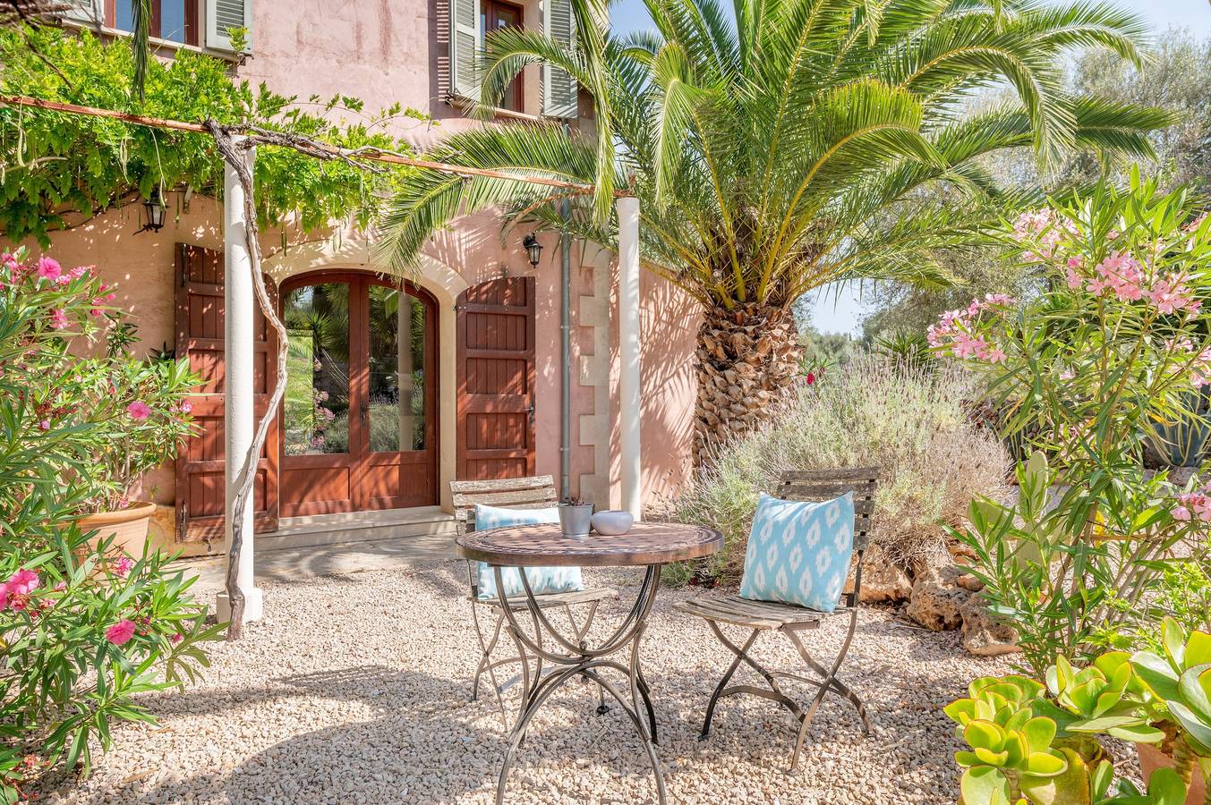 Ferienhaus 'Redonda 1' mit Bergblick, Gemeinschaftspool und Wi-Fi in Costitx, Mallorca Inselmitte