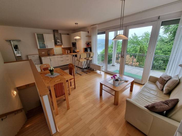 Ferienwohnung für 3 Personen, mit Balkon und Terrasse sowie Garten in Maria Wörth