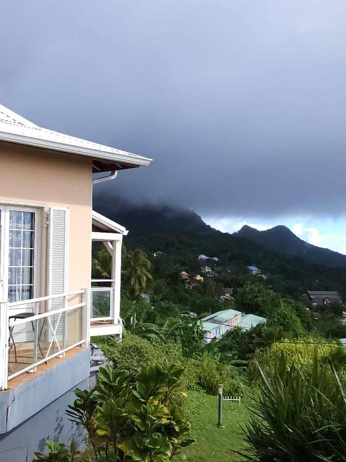 Gîte pour 2 personnes, avec vue et balcon à Gourbeyre - 2