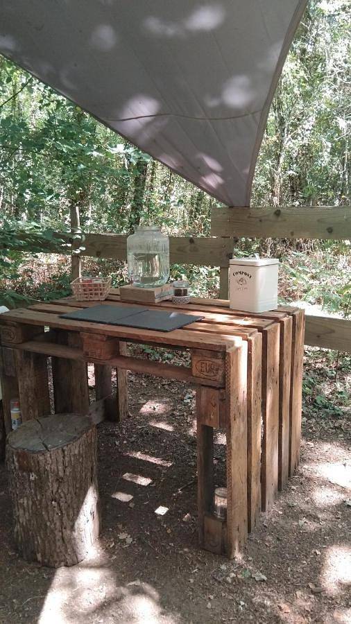 Tente pour 2 personnes, avec Terrasse et Jardin ainsi que Vue sur le lac et Vue dans Haute-Vienne - 4