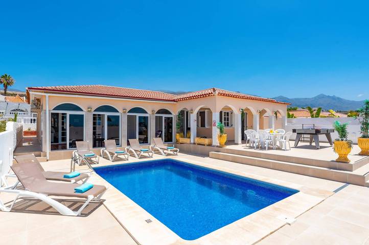 Villa for 6 people, with garden in Callao Salvaje