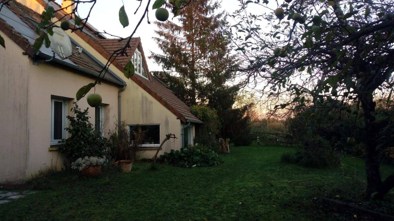 Appartement de vacances entier, Double Room with Terrace in Mulsanne, Sarthe
