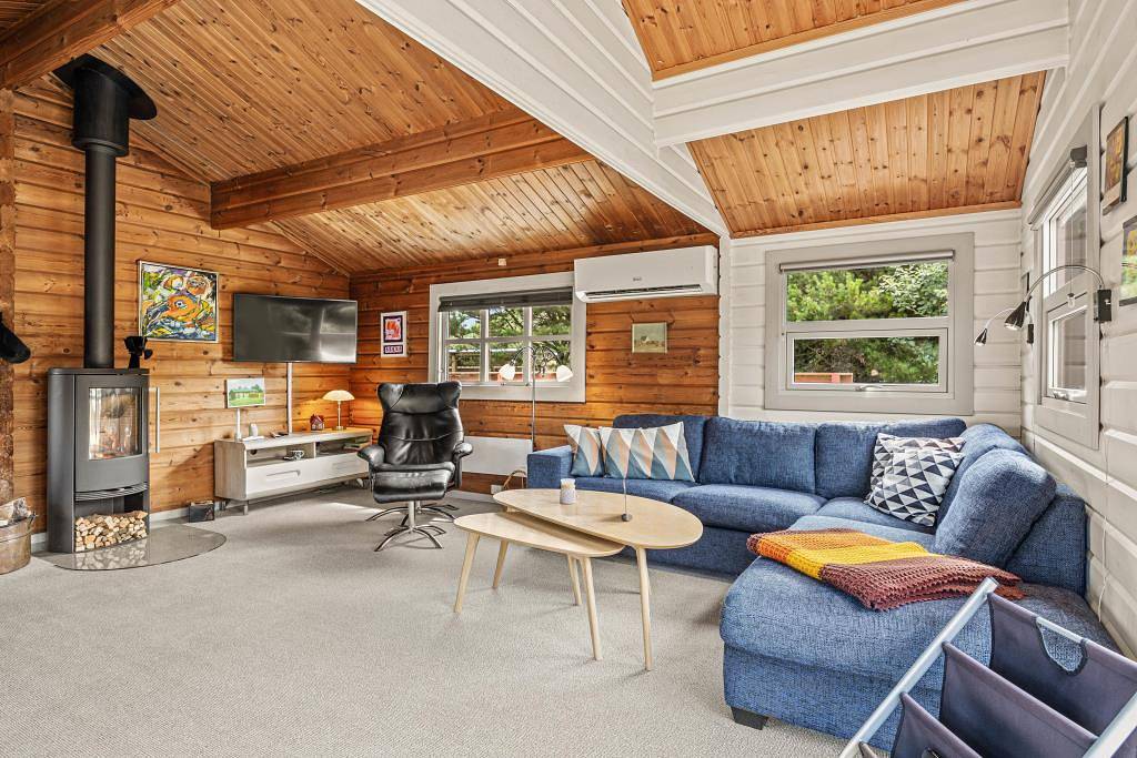 Hyggeligt sommerhus med 3 dejlige terrasser i Vejers Strand in Vejers Strand, Varde Kommune