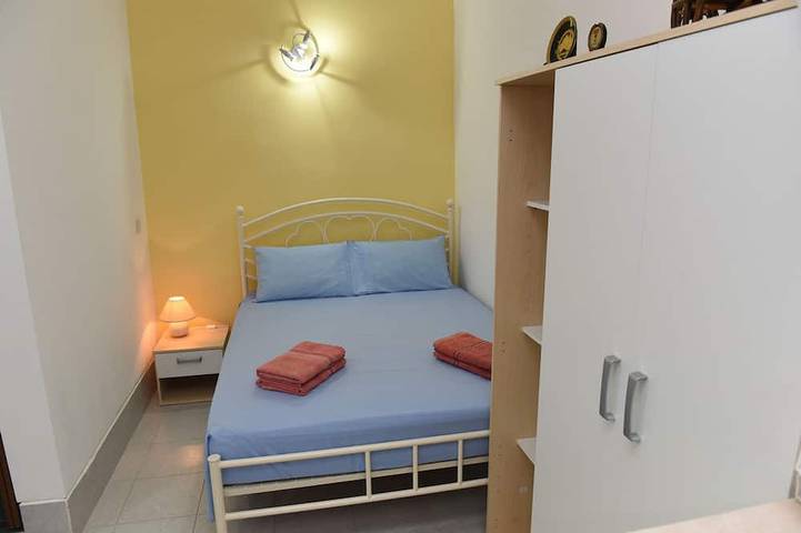 Ganze Wohnung, Gemütliches, klimatisiertes Studio in Marsalforn Beach in Marsalforn, Zebbug