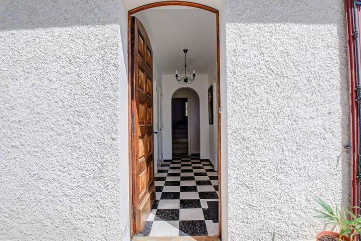 Location de vacances pour 8 personnes, avec terrasse ainsi que piscine et jardin dans Brantôme en Périgord - 4