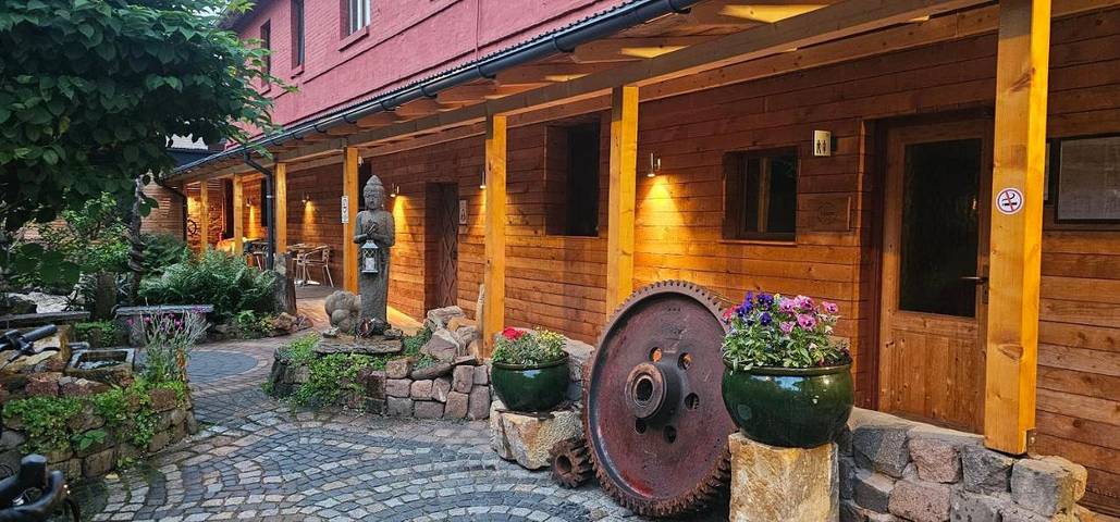 Ferienhaus für 2 Personen, mit Terrasse und Garten sowie Sauna in Halle