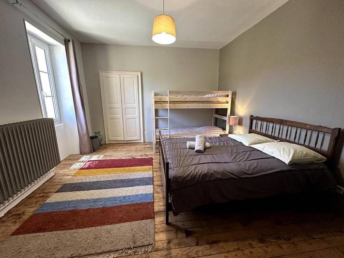 Location de vacances pour 8 personnes, avec jardin et terrasse, animaux acceptés à Creuzier-le-Vieux - 3