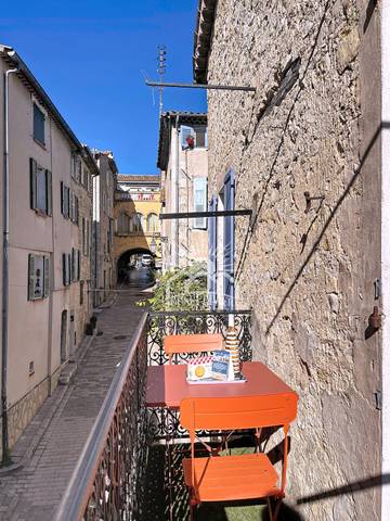 Holiday Rental for 3 People in Valbonne, Cannes region, Photo 2