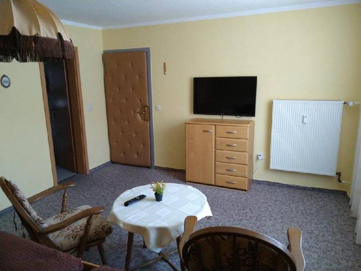 Ferienwohnung für 3 Personen, mit Terrasse und Garten sowie Ausblick in Bödefeld