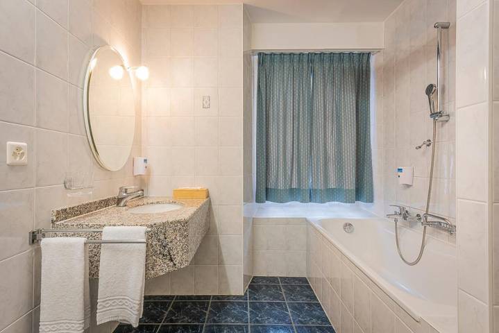 Hôtel pour 2 personnes, avec vue à Bulle - 3