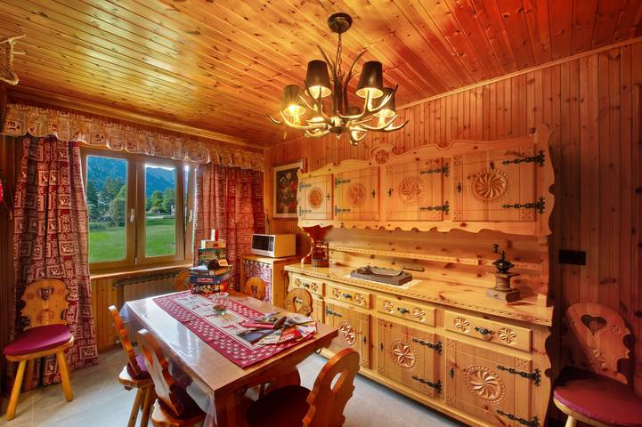 Entire apartment, Holiday Apartment "La Tua Casa A Brusson" with Mountain View & Shared Garden in Brusson, Brusson Municipality
