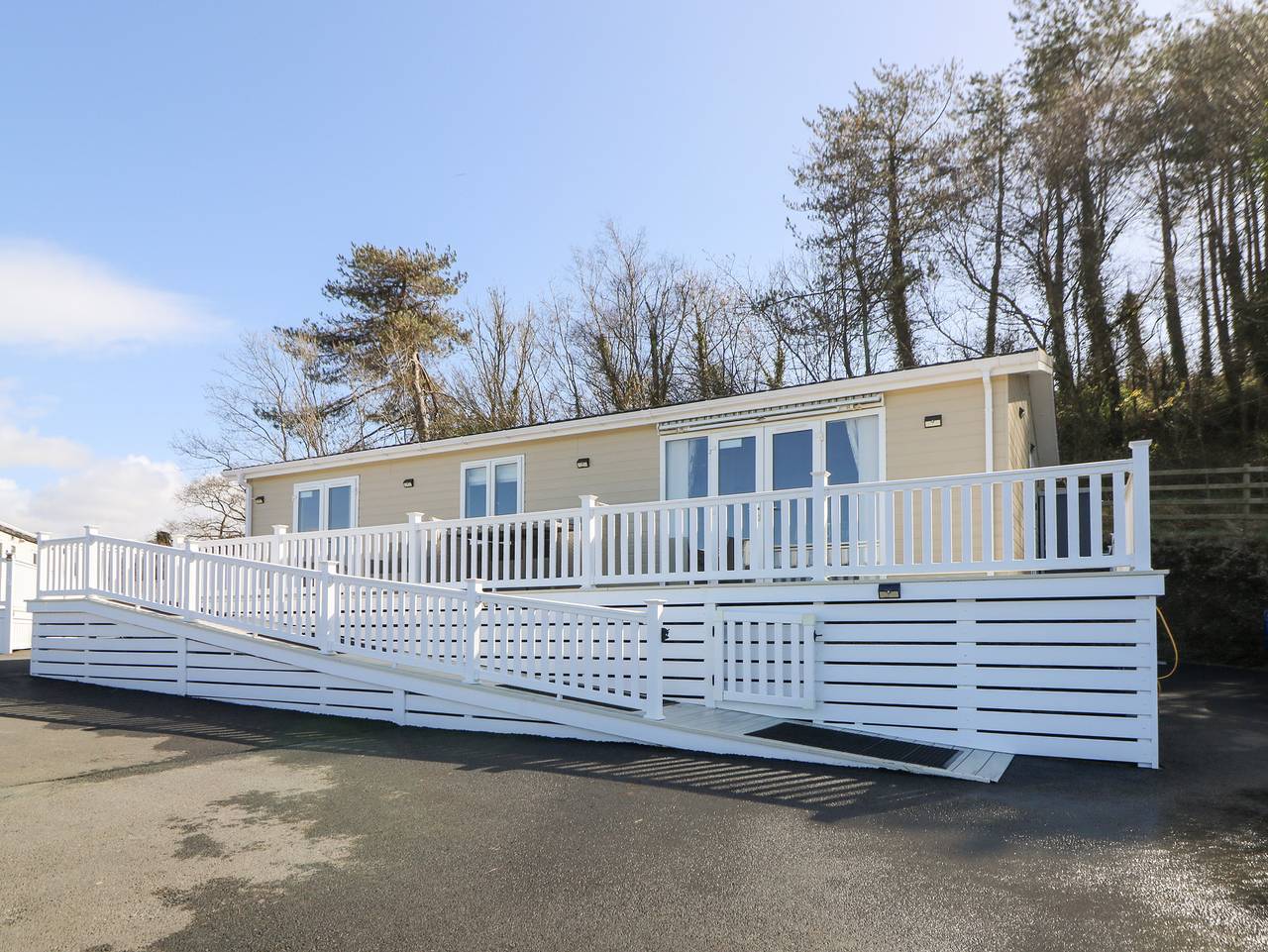 Mcauliffe Lodge in Borth, Cardigan Bay