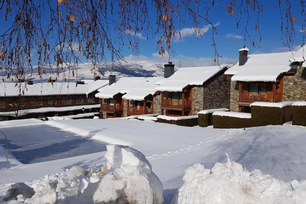 Appartement entier, Two-Bedroom Apartment in Nahuja, Parc naturel régional des Pyrénées catalanes