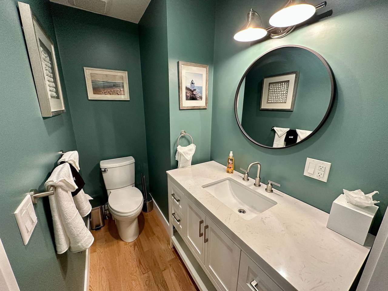 Ganze Wohnung, Stunning 2 Bed/ 1.5 Bath/ Apartment w/ Parking in Newport, Newport County