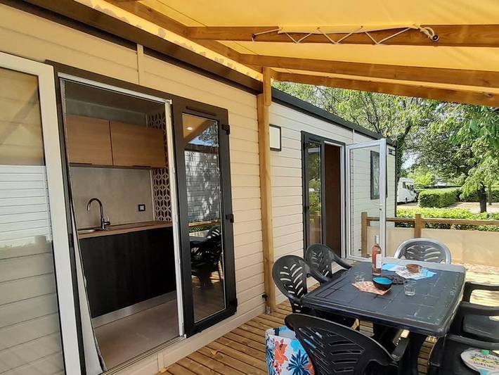Mobil home pour 6 personnes, avec terrasse - 1