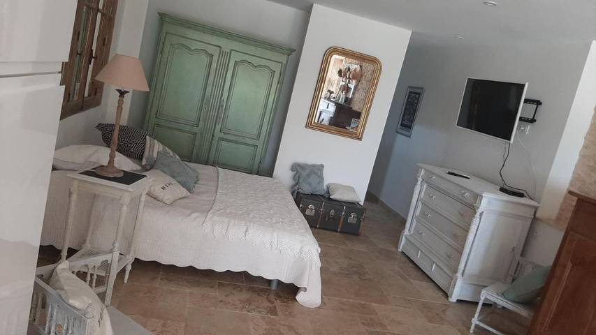 Location de vacances pour 2 personnes, avec piscine et jardin ainsi que terrasse et vue à Saint-Martin-le-Redon - 4