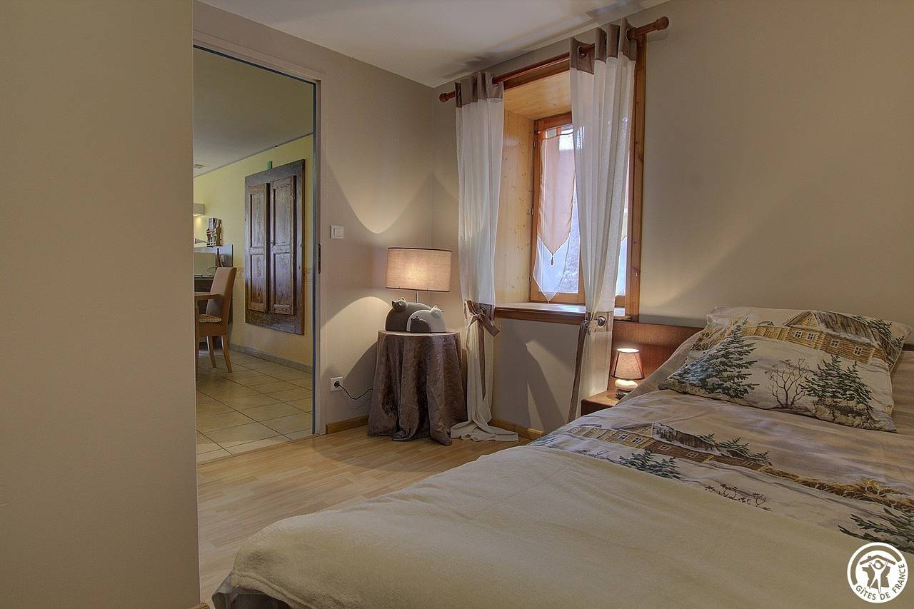 1KM to Chézery-Forens Gite with Pool & Garden in Chézery-Forens, Parc naturel régional du Haut-Jura